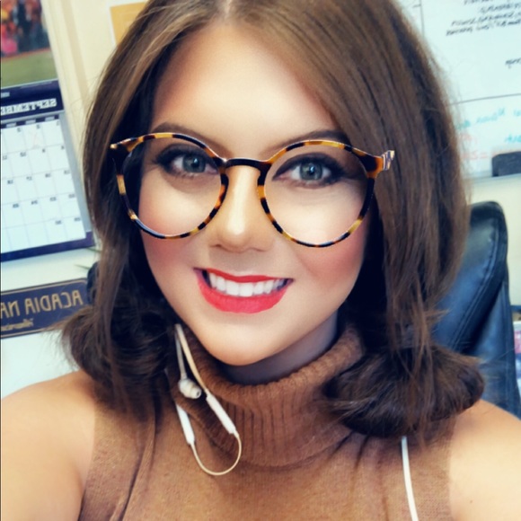 Meet your Posher, Hannah - Picture 3 of 5